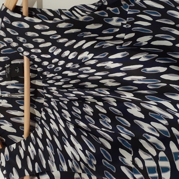 Ann Taylor Petite Womens Sleeves Blouse. - Picture 2 of 5